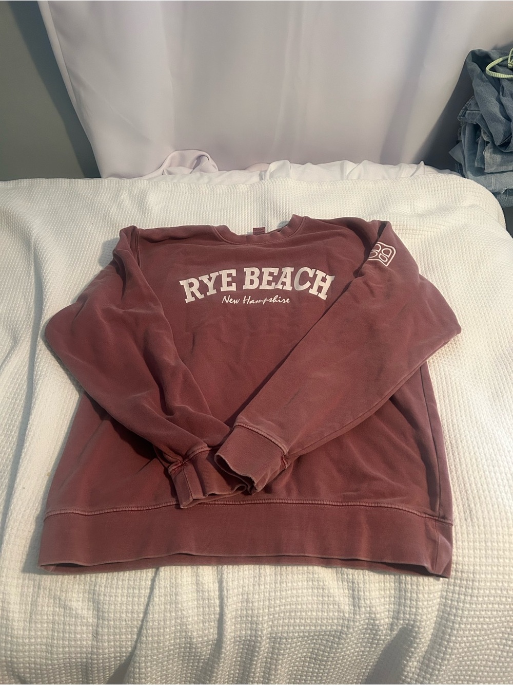 Rye Beach New Hampshire Crewneck Sweatshirt - Dusty Rose